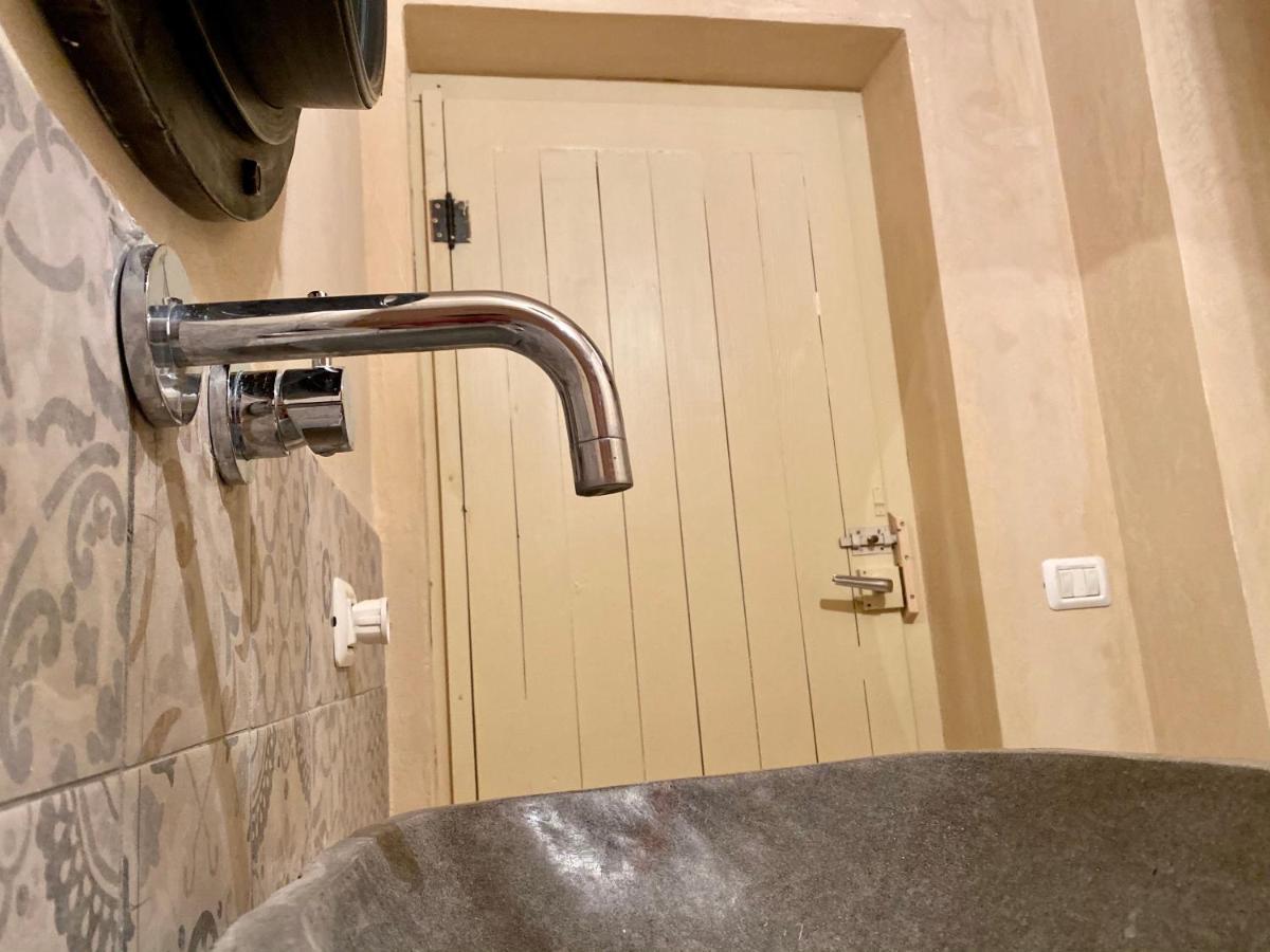 Ca Strignano Suite, Typical House كاسترينيانو دل كابو المظهر الخارجي الصورة